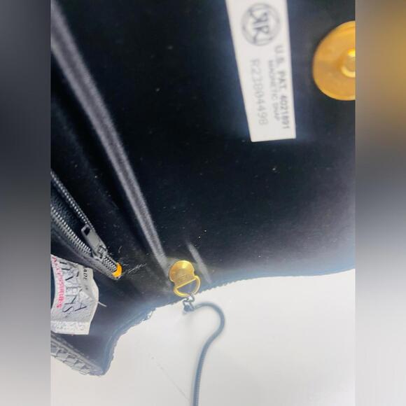 Vintage Chic Black and Gold Crossbody Bag - Picture 3 of 4